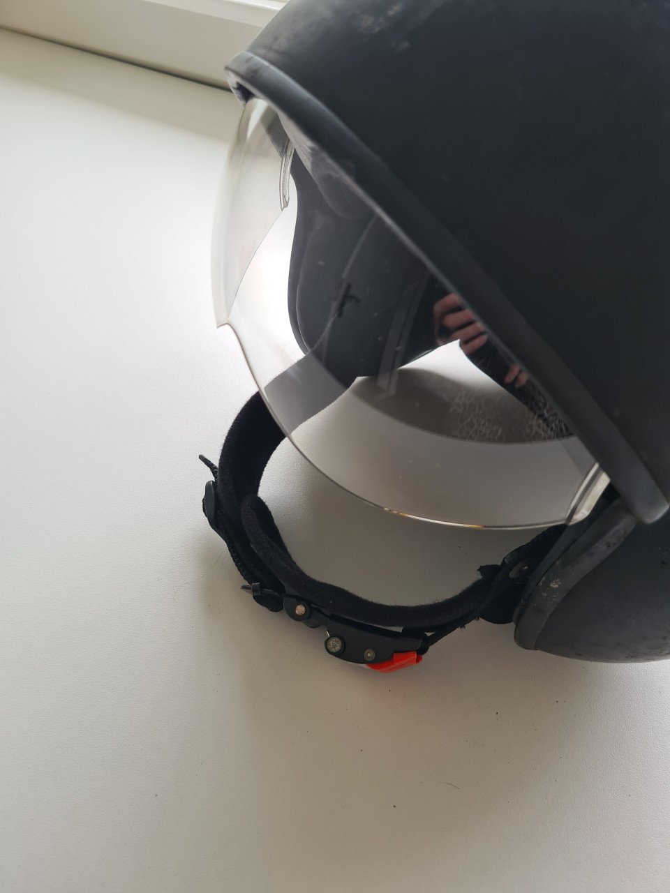 Red Bike mat zwarte helm Maat L