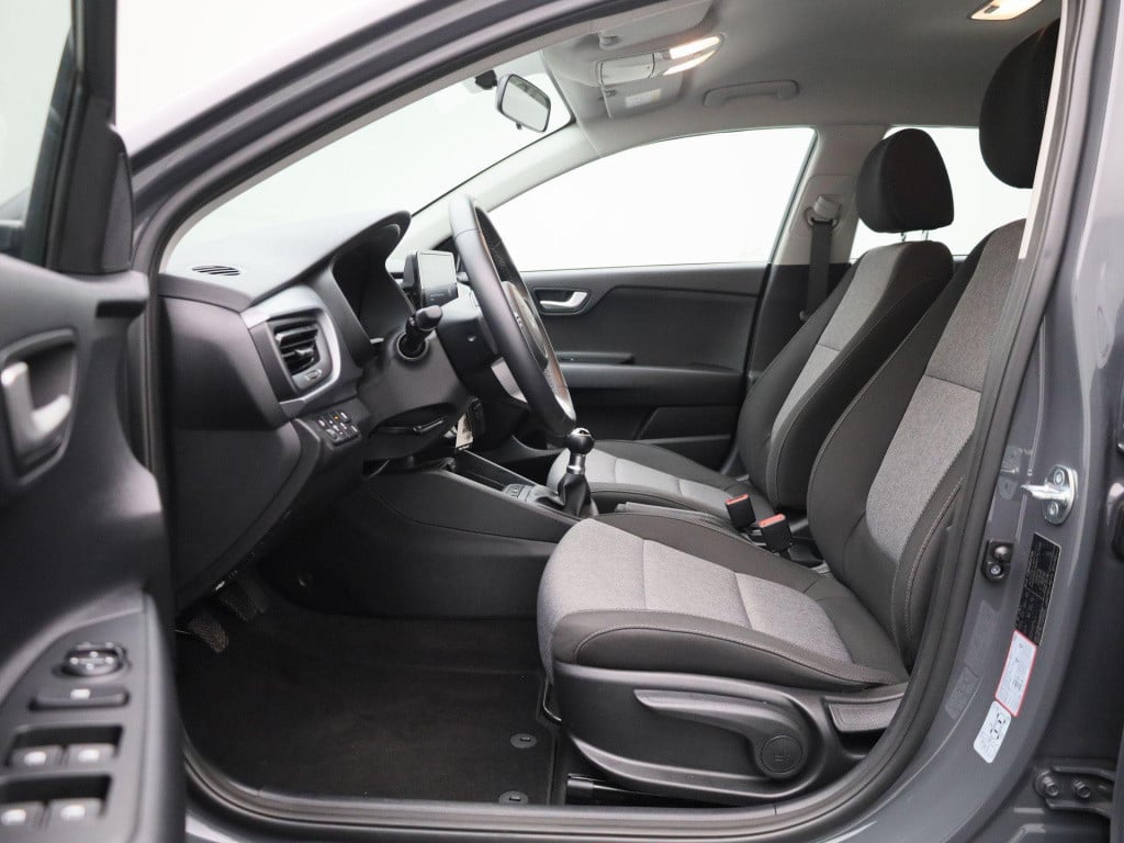 Kia Stonic 1.2 urban edition | lmv | parkeer sensoren | bluetooth | apple c