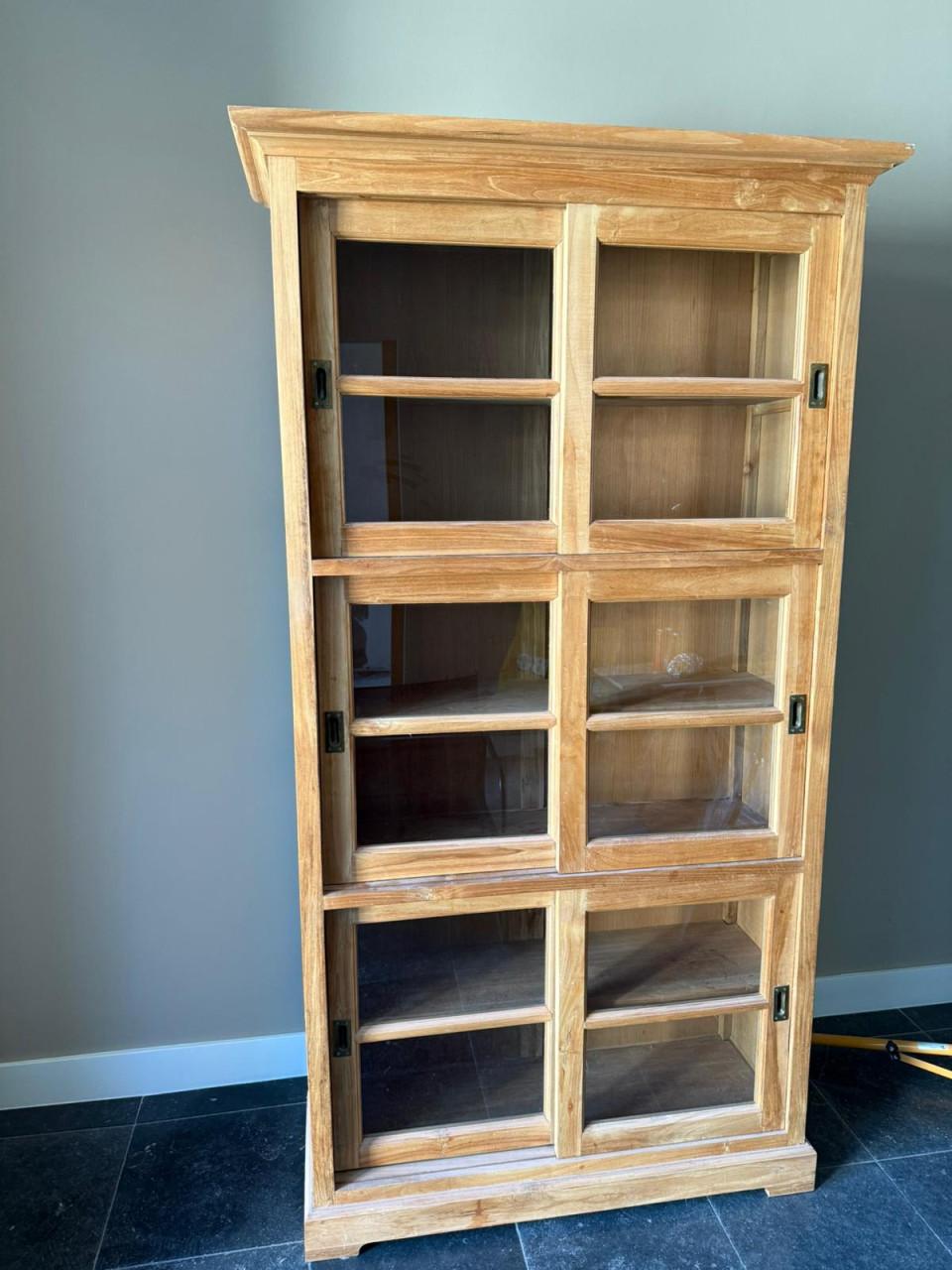 Vitrine kast massief grenen