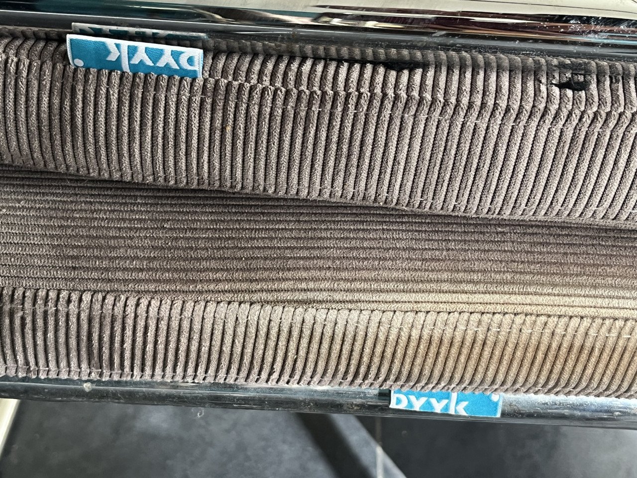 TEAB 4 eettafel stoelen
