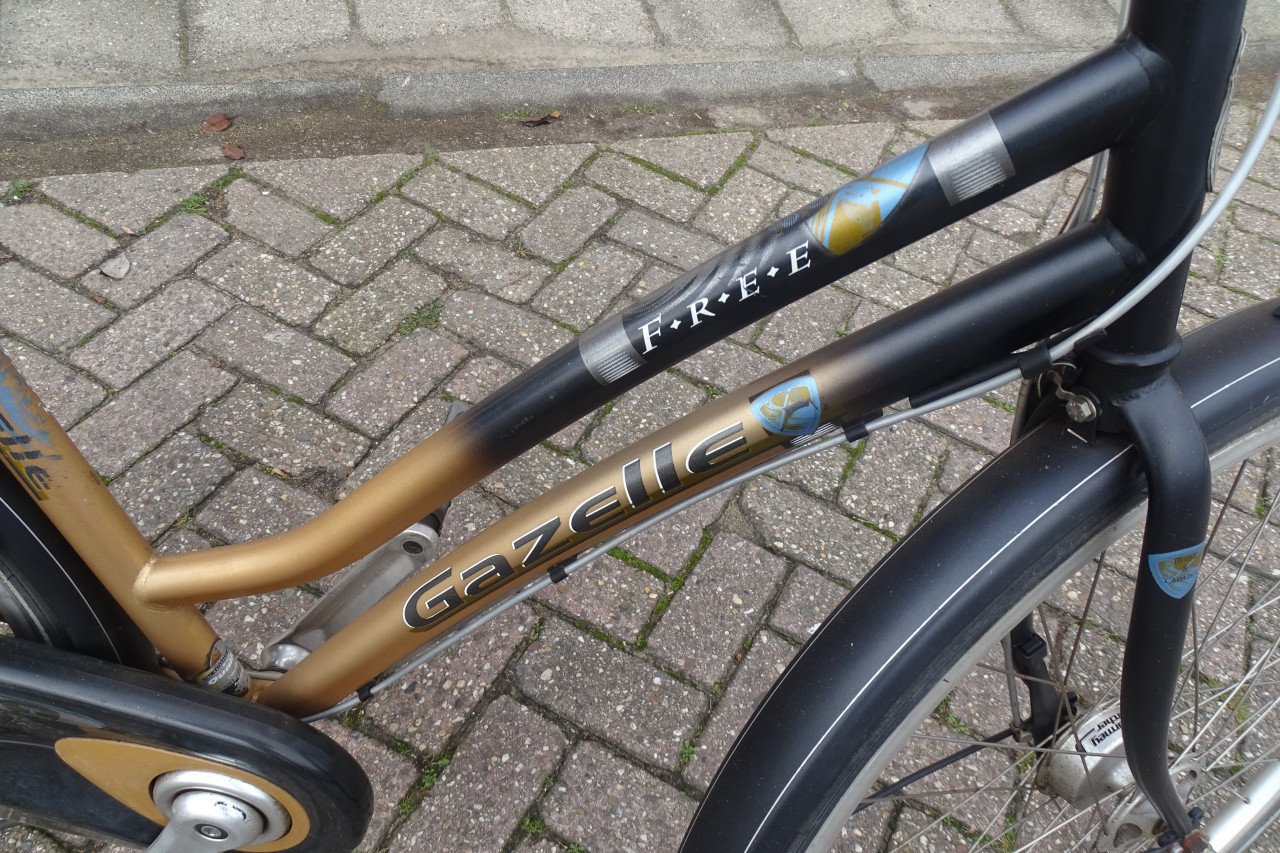 Praktisch nieuwe (Sport-)tandem te koop + Gazelle damesfiets