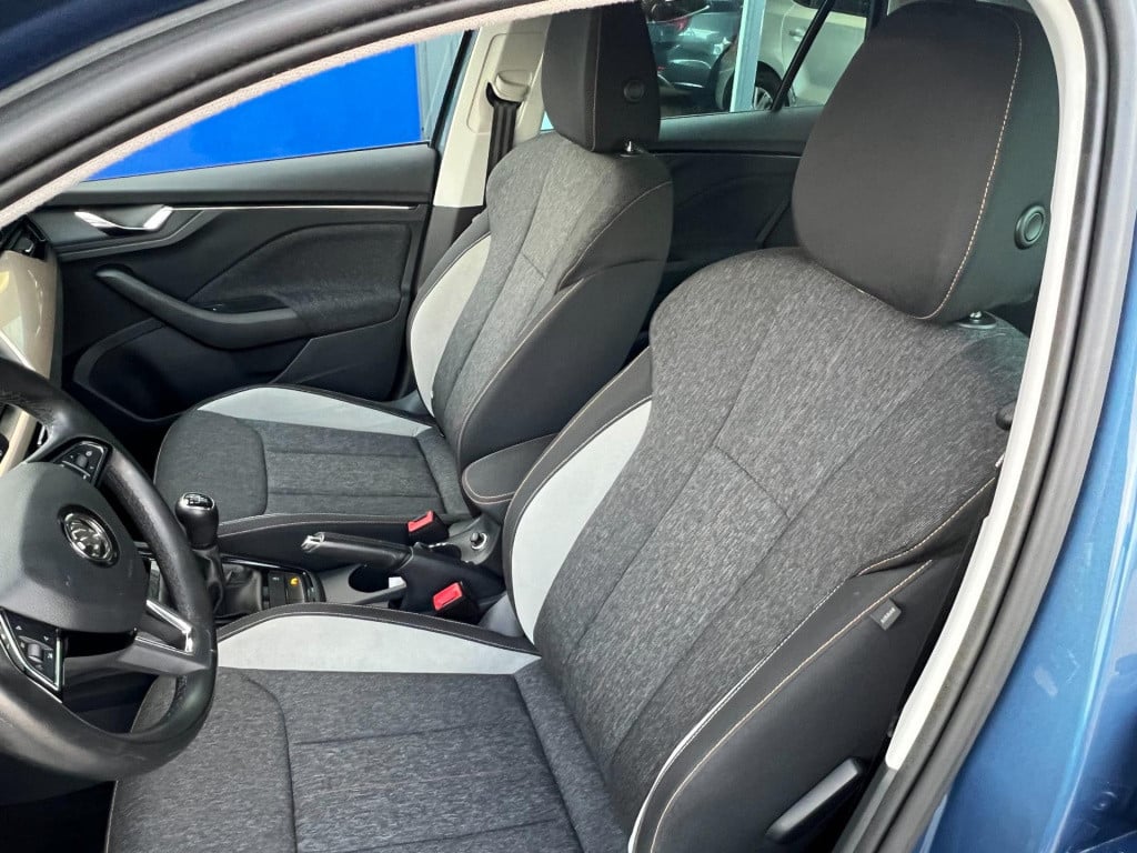 Skoda Kamiq 1.5 tsi act business edition, 150 pk, achteruitrijcamera enz...