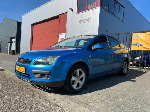 Ford Focus 1.6-16V First Edition €799 Carplay