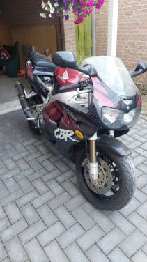 CBR 900RR Fireblade sc28