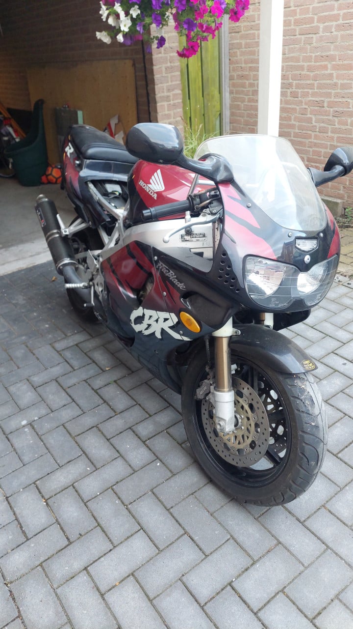 CBR 900RR Fireblade sc28