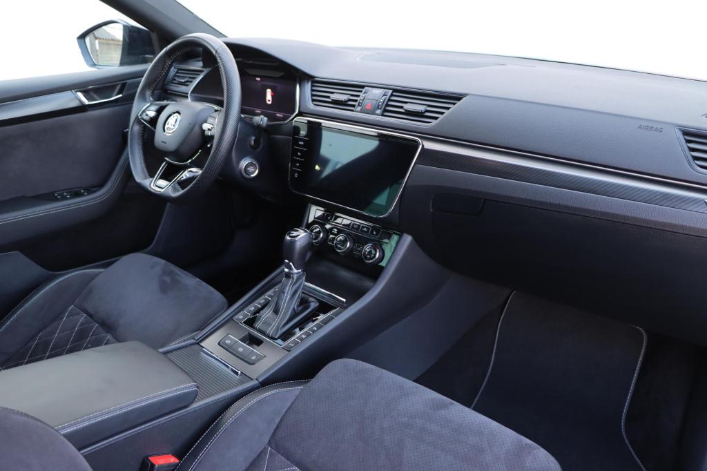 Skoda Superb combi 1.4 tsi iv sportline business 218pk dsg6 | soh 94,3% |