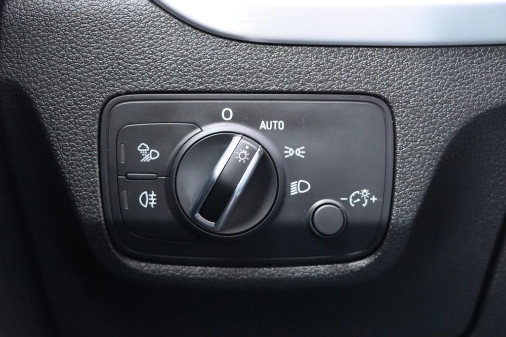 Audi Q2 30 tfsi s edition 110pk | navi | stoelverwarming