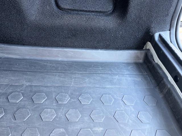 Orig. DUSTER sneeuwbak, kofferbakmat, rubber, met rand, zware kwaliteit