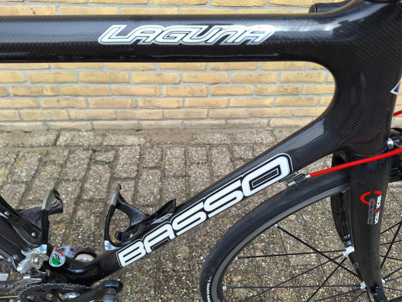 Basso Laguna carbon racefiets met gratis rollentrainer.