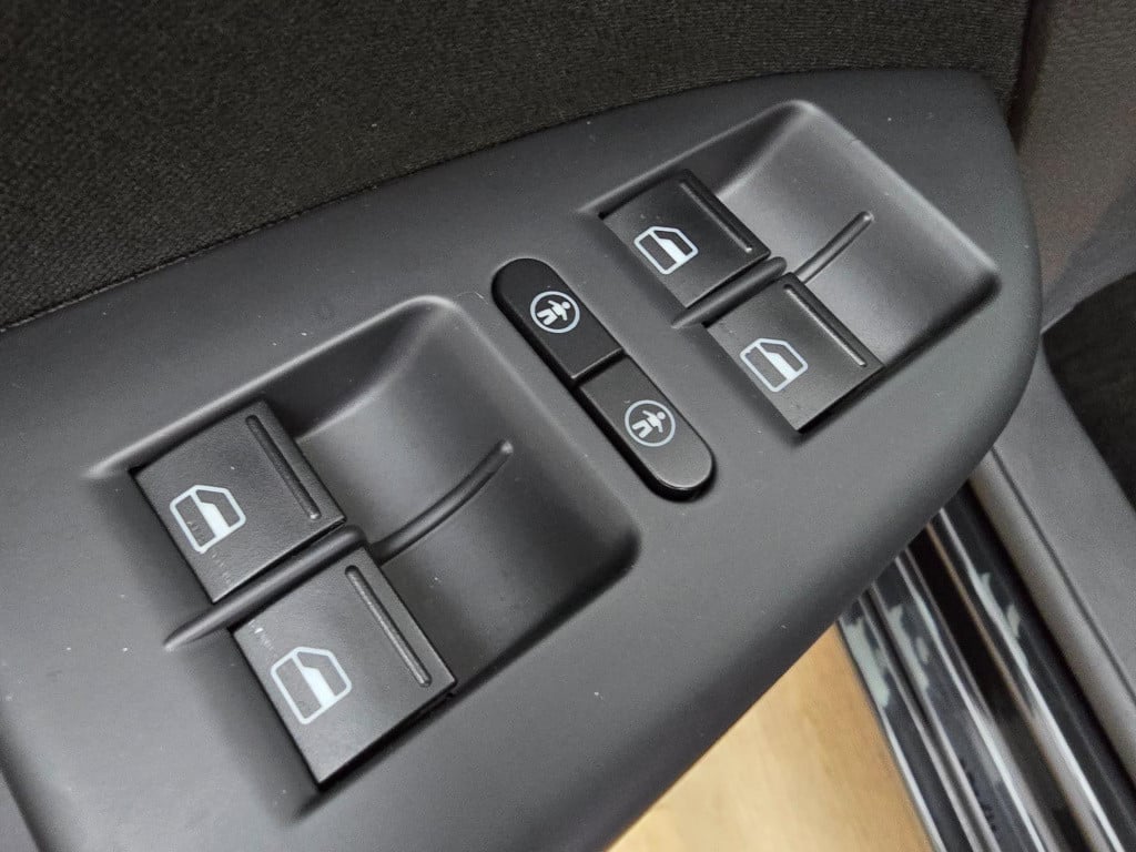 Volkswagen Touran occasion 1.4 tsi highline automaat en 7 zits(!) | tweedeh