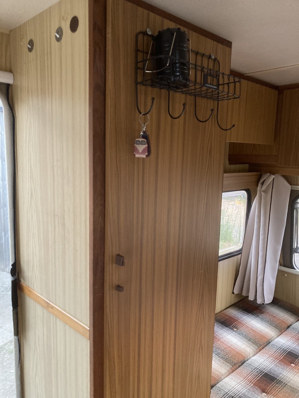 Caravan Chateau met voortent en eigen kenteken!!