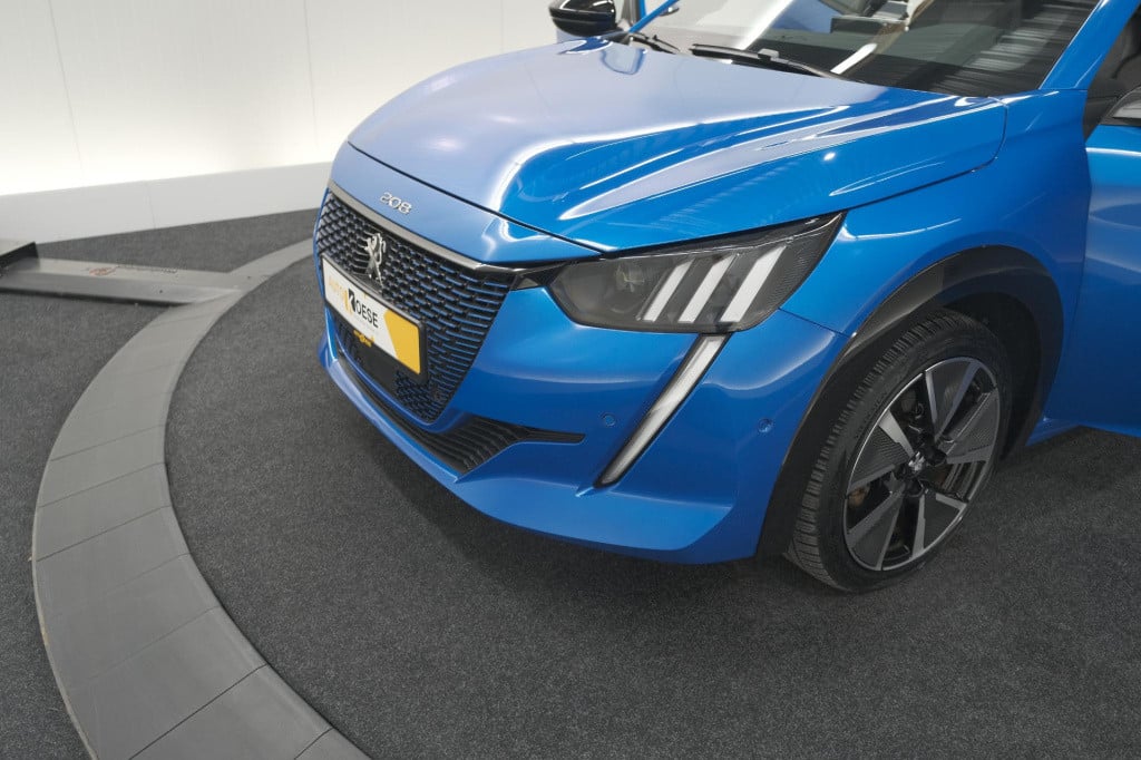 Peugeot 208 ev gt pack 50 kwh | camera | adapieve cruise control | stoelver