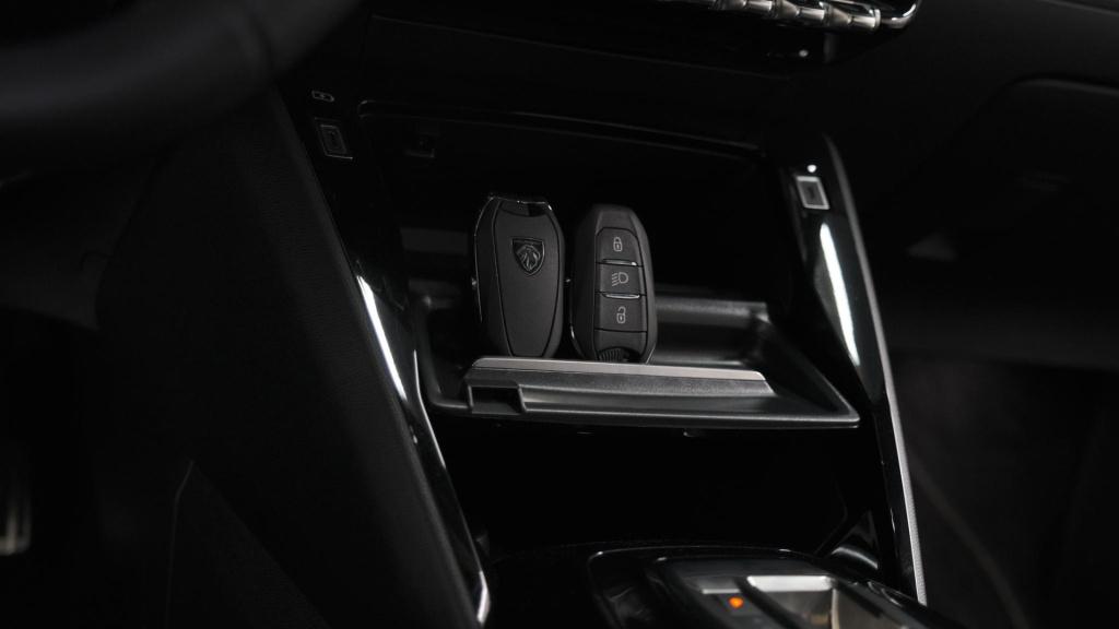 Peugeot 2008 puretech 130 eat8 gt | 360 camera | adaptieve cruise control |
