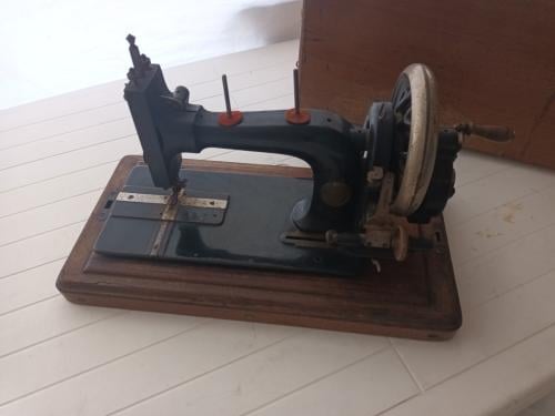 Antiek naaimachine