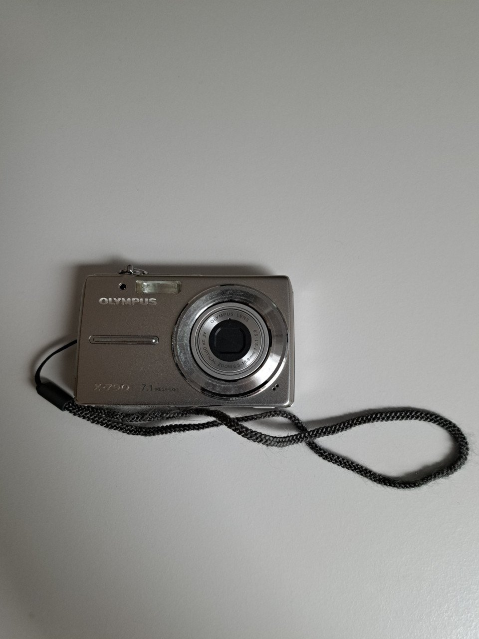 OLYMPUS　μ　L Olympus Stylus 7030 14 MP Digital Camera with 7x Wide Angle Dual