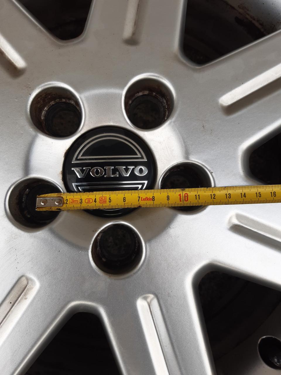 Originele Volvo lichtmetalen velgen 2 sets