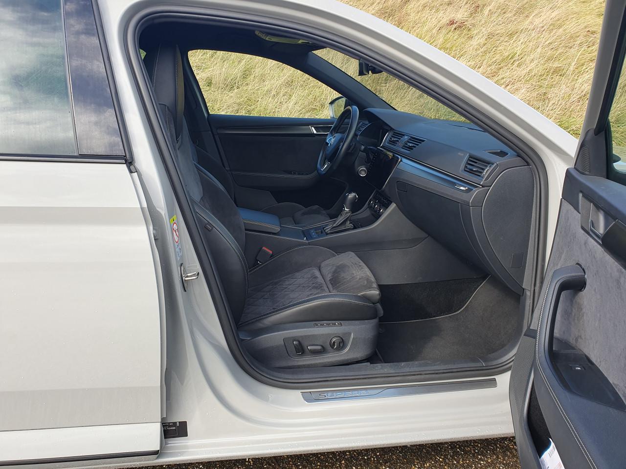 Skoda Superb combi 1.4 tsi iv sportline business