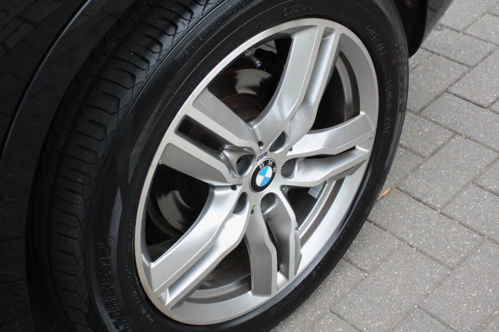 BMW X1 sdrive18i m sport - pano - leder - led - headup - navi plus - full o