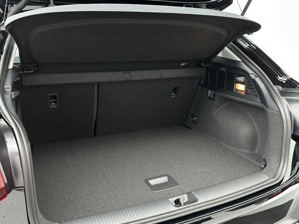 Audi Q2 pro line 35 tfsi 110 kw / 150 pk hatchback 7 versn