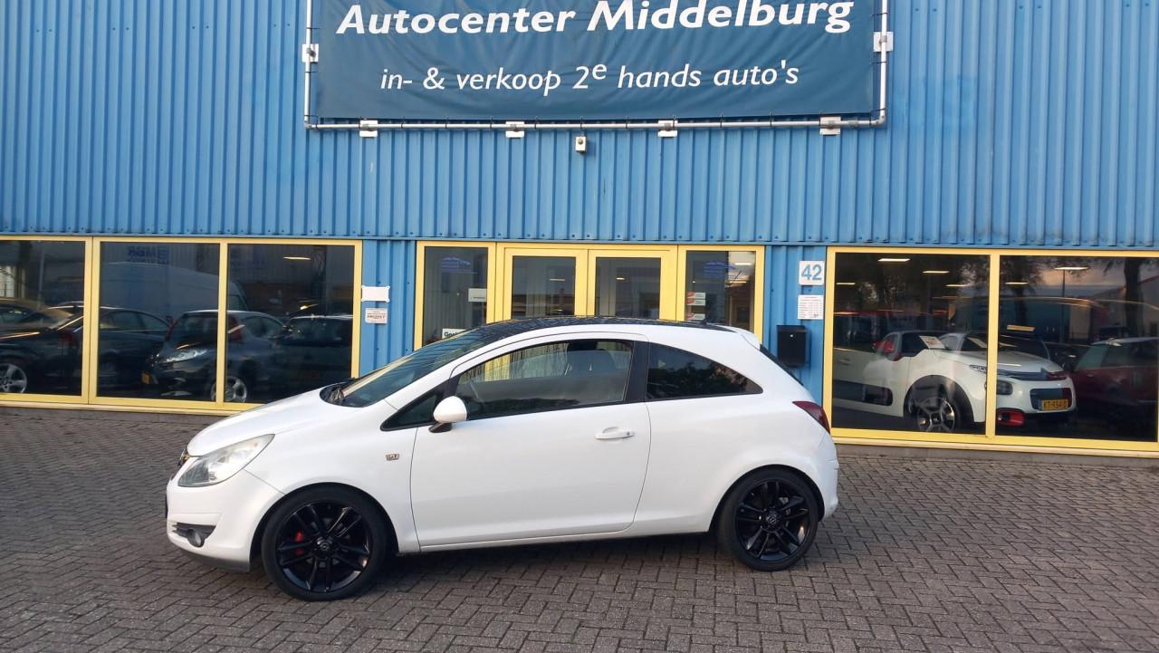Opel Corsa 1.4 16v 111 Edition 3deurs bj:2010 airco lm-velgen apk 7-2027