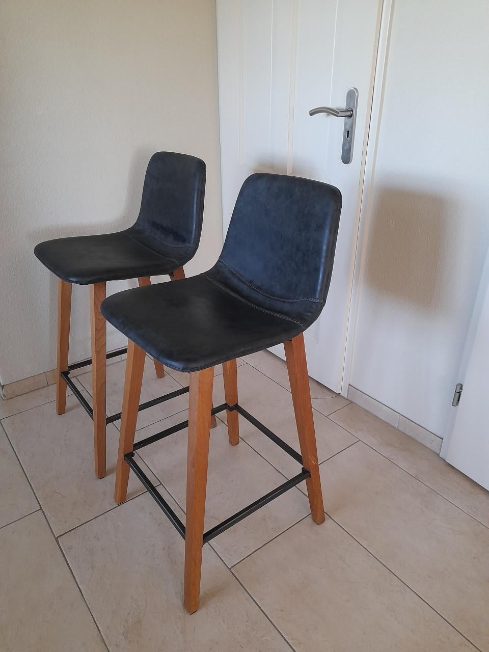 2 Barkrukken ( in goede staat )