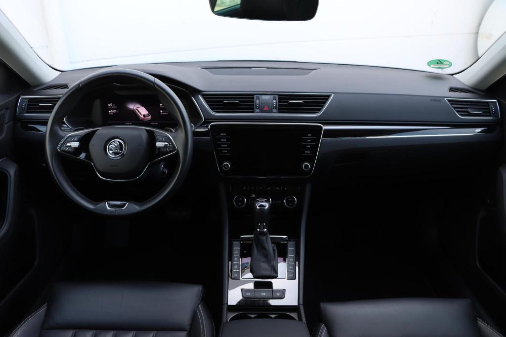 Skoda Superb combi 1.4 tsi iv laurin & klement 218pk dsg6 | soh 96,9% |