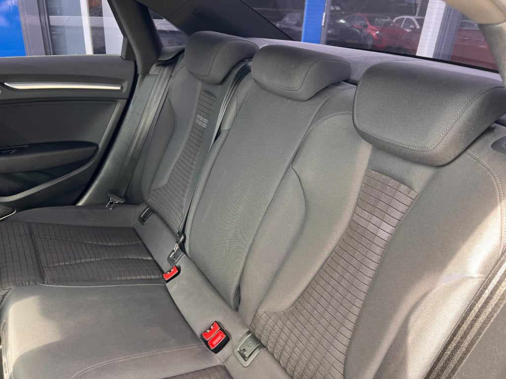 Audi A3 limousine 1.4 tfsi cod ambition pro line plus automaat, navi enz...
