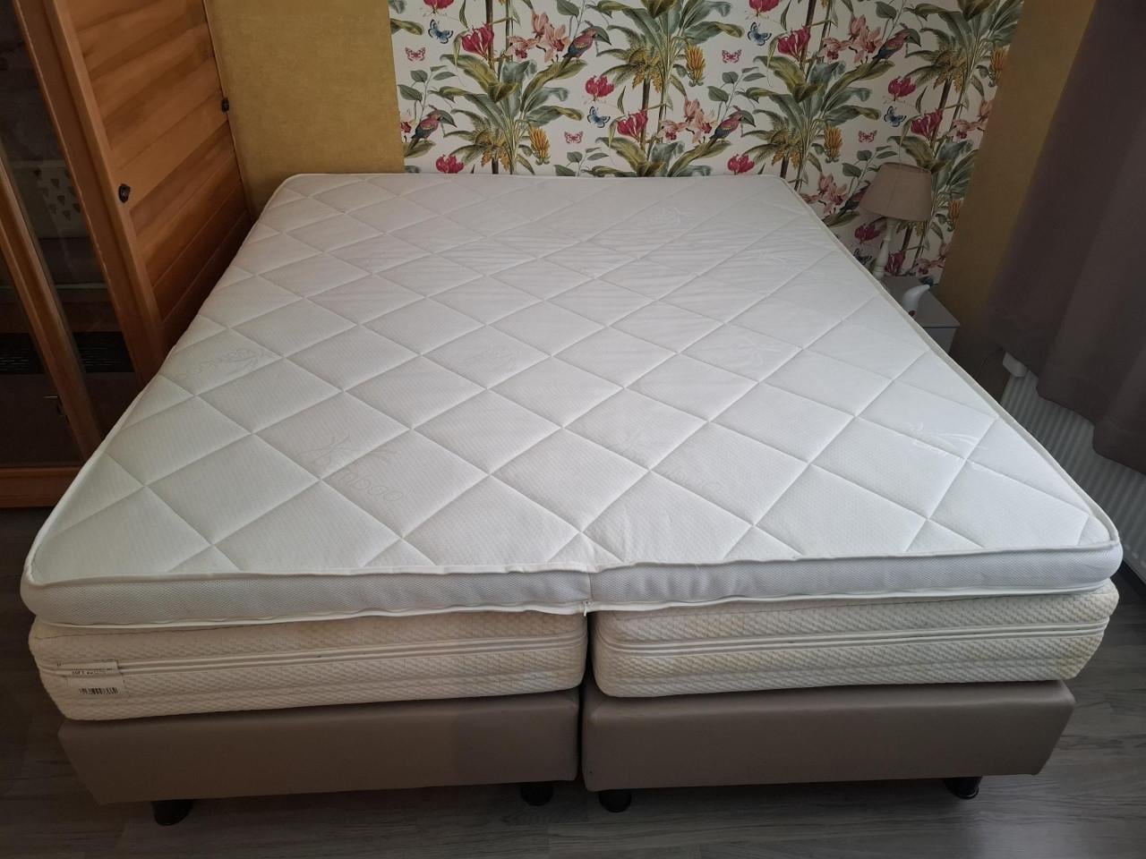 Boxspring bed 180 cm x 200 cm