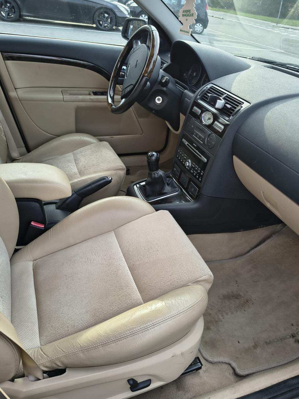 Ford Mondeo (2004), 2.0 liter, 5-deurs Ghia, handgeschakeld