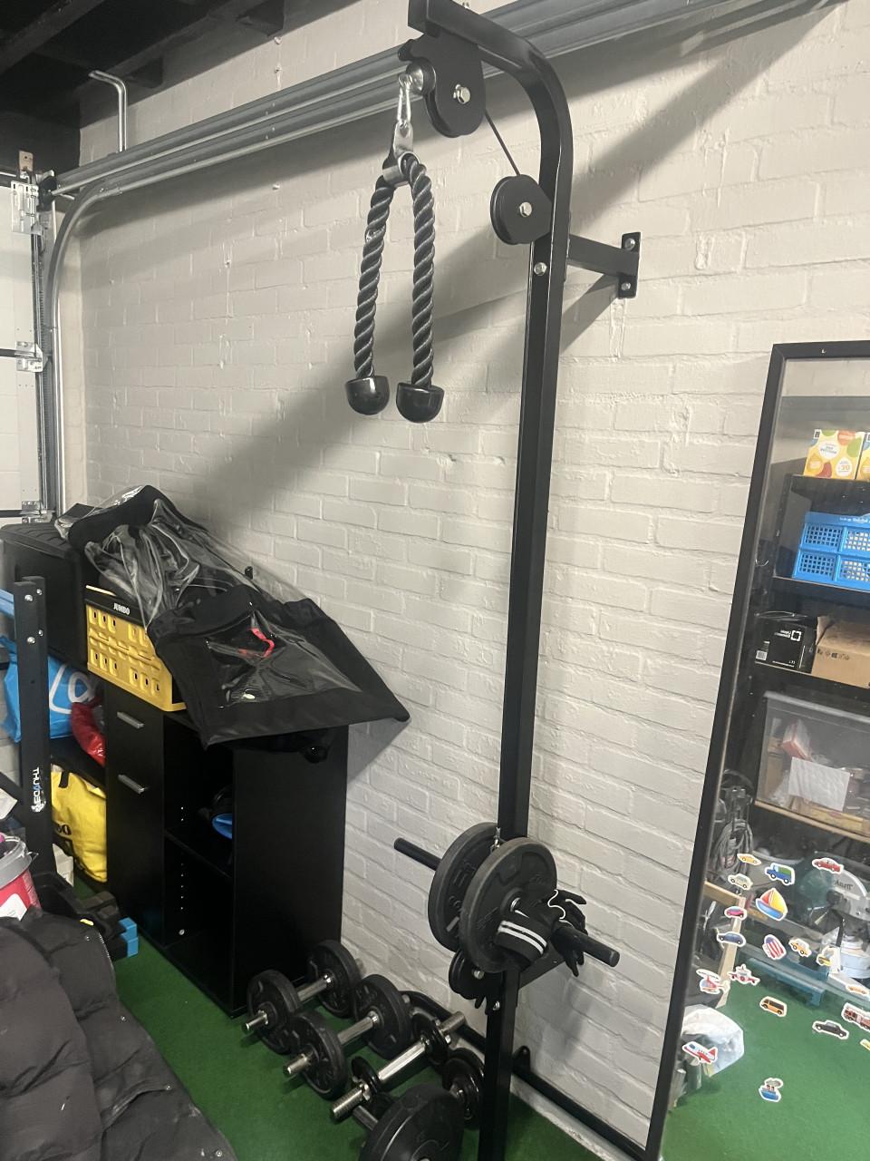 Fitness rack met bankje en 170 kg aan gewichten