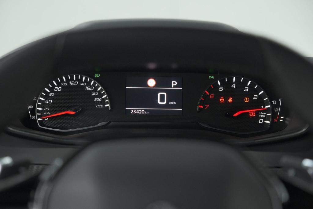 Peugeot 2008 puretech 130 eat8 allure | camera | navigatie | apple carplay 