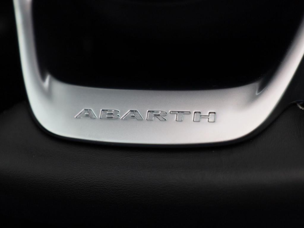 Fiat 500 C abarth scorpionissima 42 kwh | cabrio | apple carplay / android 