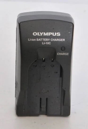 De Olympus   LI-10C accu / batery lader inclusief battery