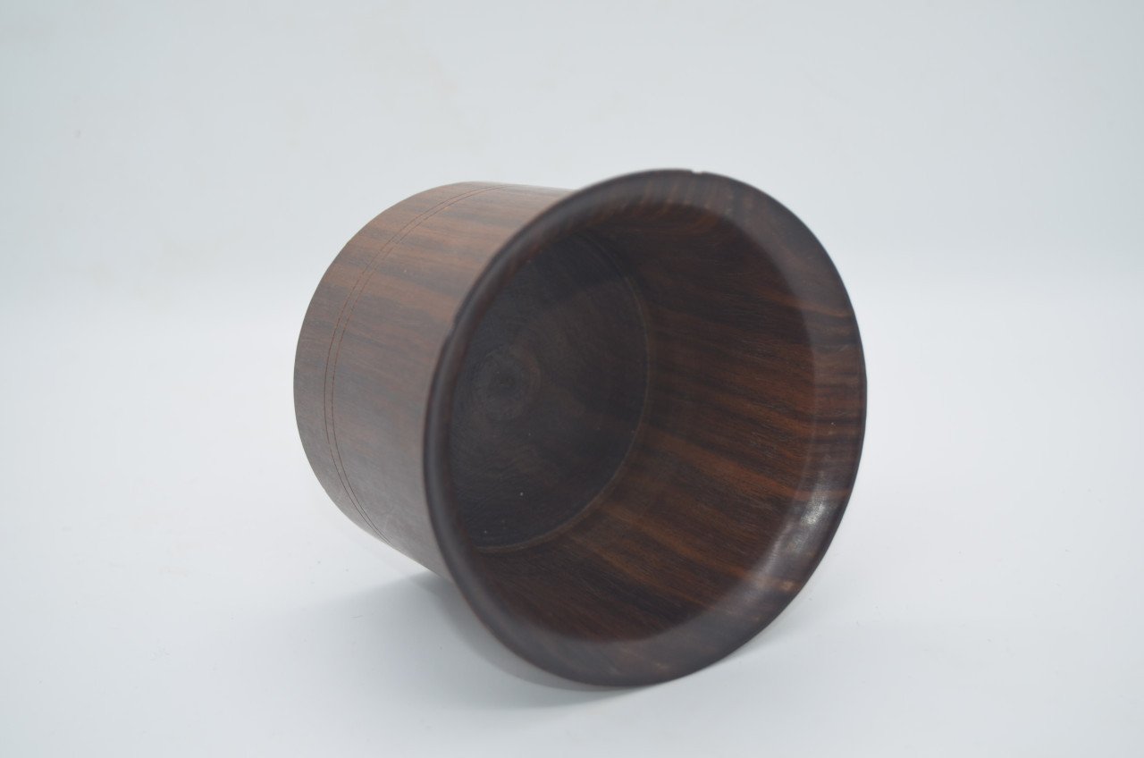Mooi houten knottenbakje