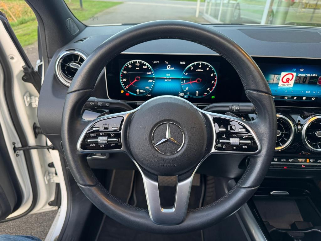 Mercedes-Benz B-Klasse 220 progressive automaat , trekhaak , panoramaschuif