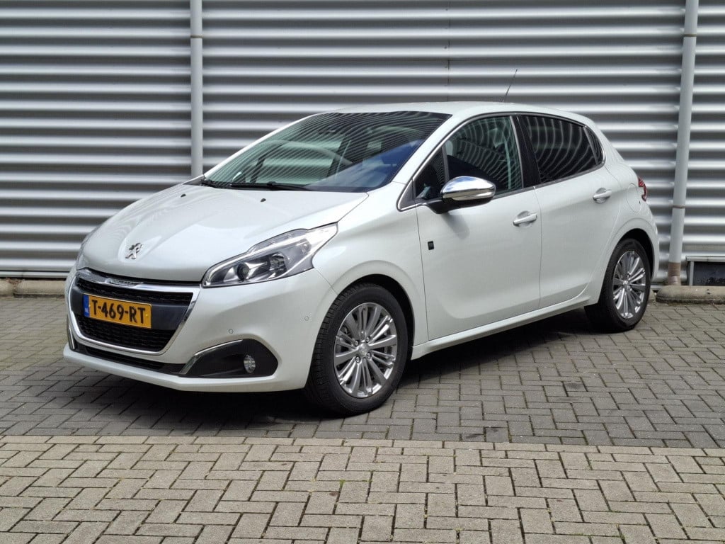 Peugeot 208 1.2 tech edition 110 eat6 automaat nav/clim/cam/lm