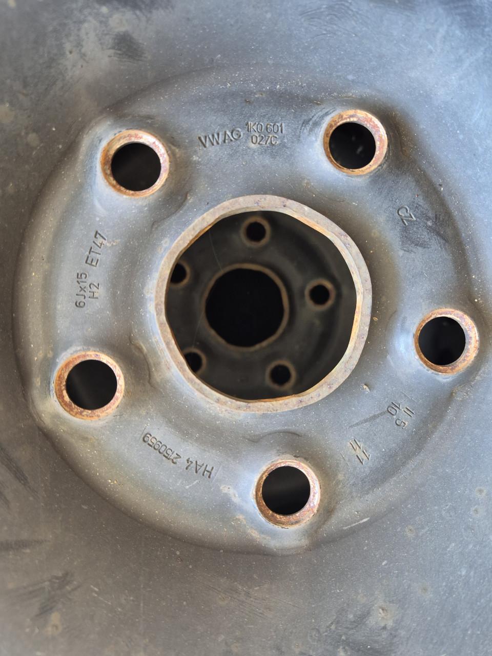 Stalen velg met winterband (4x) voor Skoda Octavia Station 1Z, 195/65R15