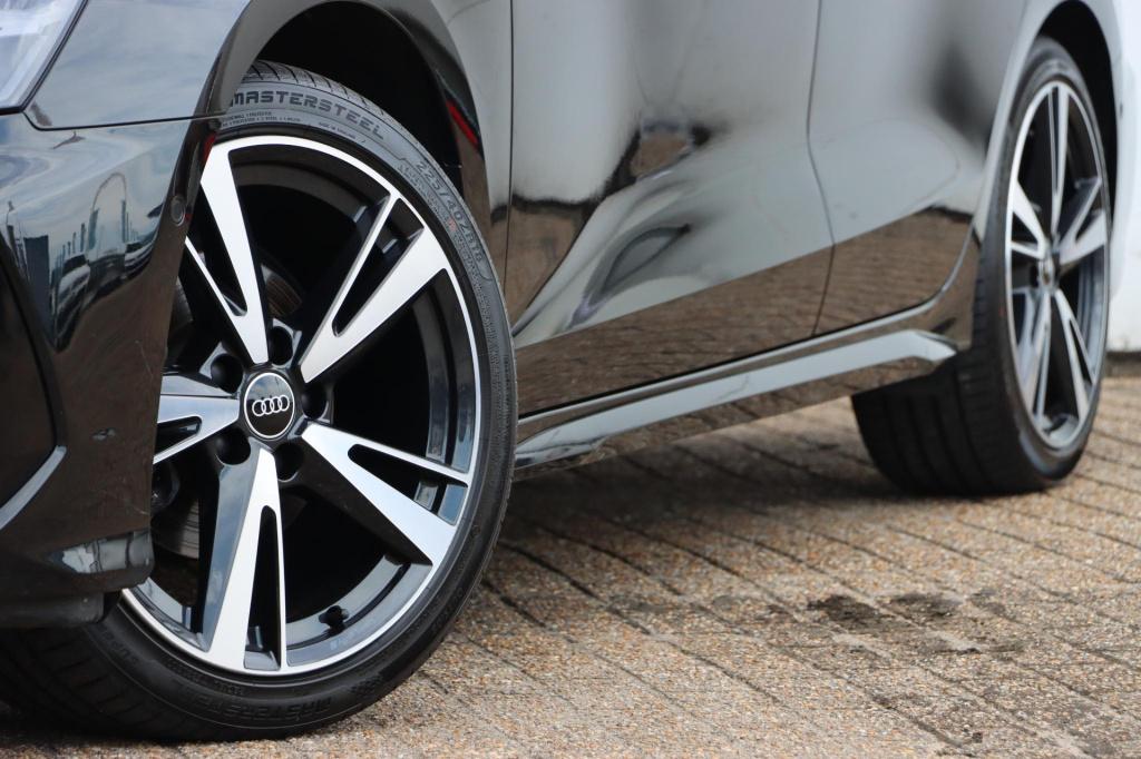 Audi A3 limousine 35 tfsi s edition 150pk s tronic