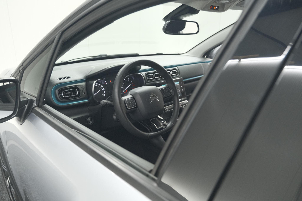 Citroen C3 puretech 110 shine | camera | navigatie | apple carplay | parkee