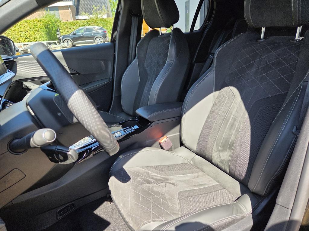 Peugeot 208 gt 50 kwh | pack alcantara | verwarmde voorstoelen | massagefun