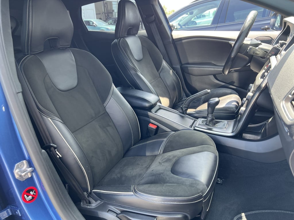 Volvo V40 t3 153pk nordic+sport| standkachel| trekhaak| navi| r-design