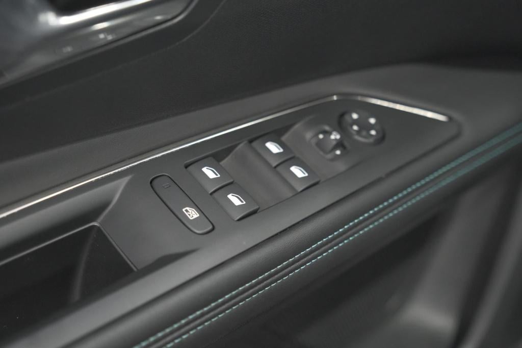 Peugeot 3008 1.6 hybrid 225 allure | plug in hybride | camera | dodehoekdet
