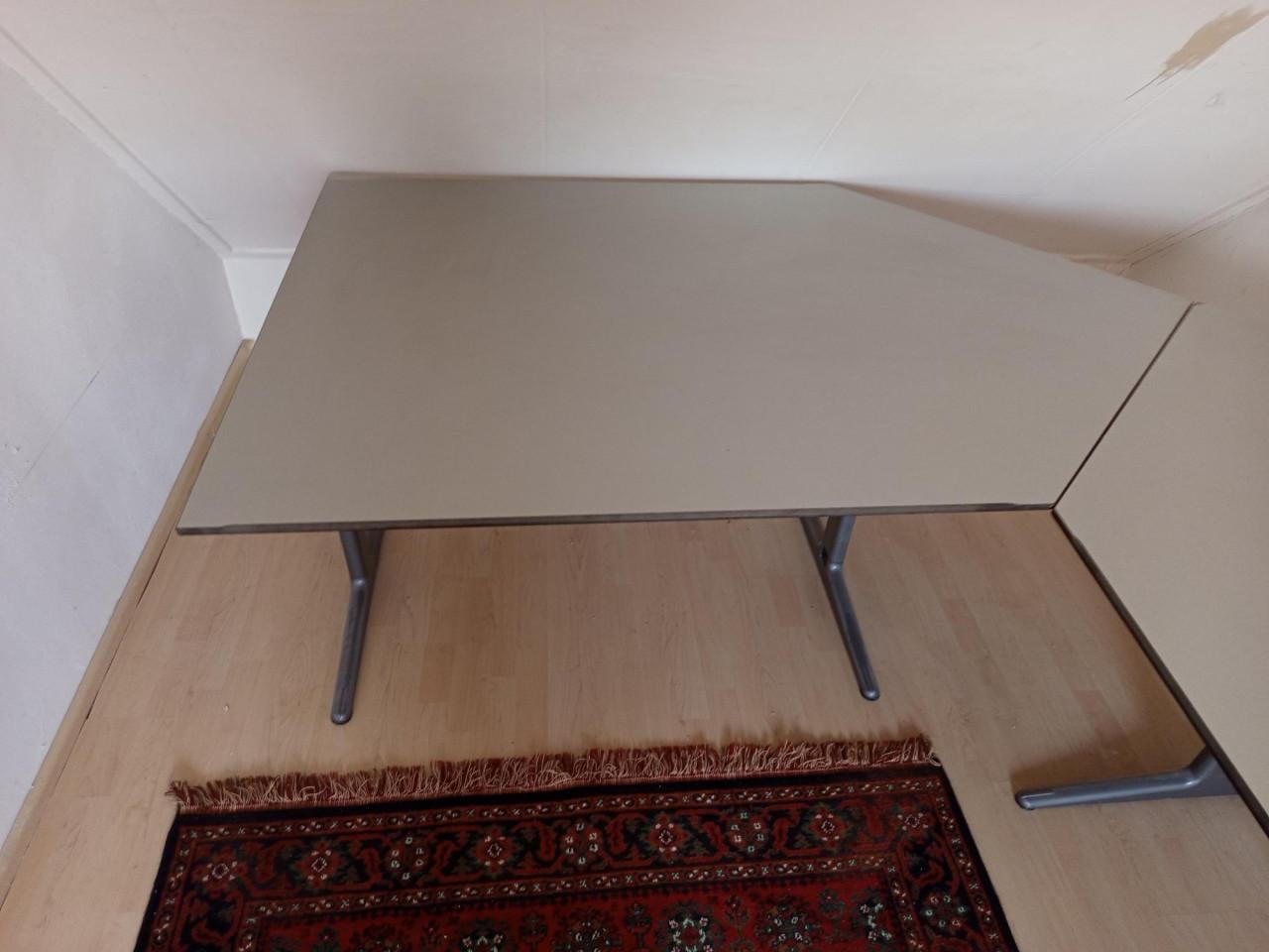 Ahrend Bureau hoektafels afmetingen in afbeeldingen