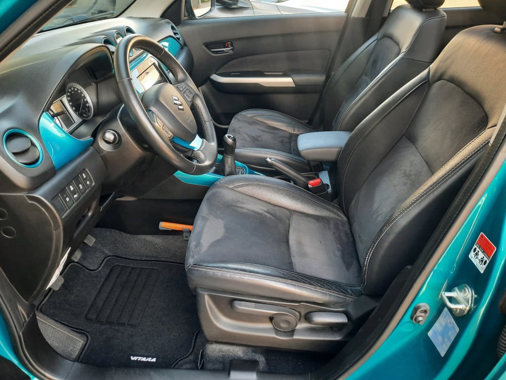 Suzuki Vitara high executive 1.6-120pk/trekhaak/panoramadak