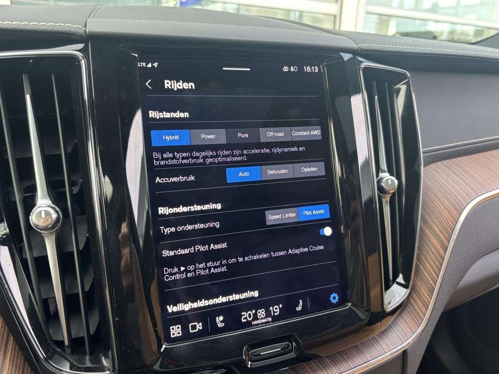 Volvo XC60 t6 398pk recharge bright inscription| luchtvering| adap.cruise|