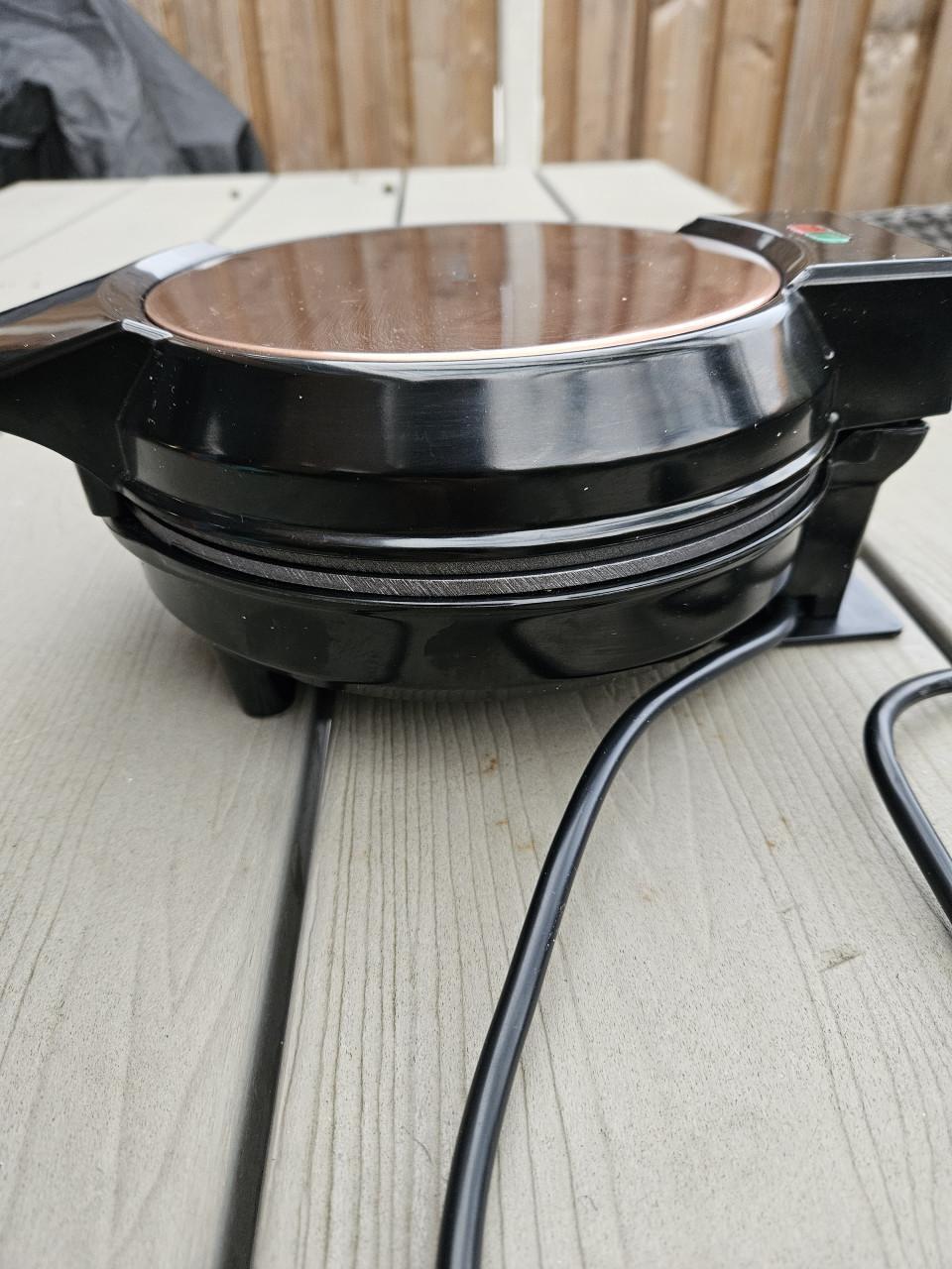 Nog nieuw koperkleurig Wafelijzer voor 5 hartvormige wafels...