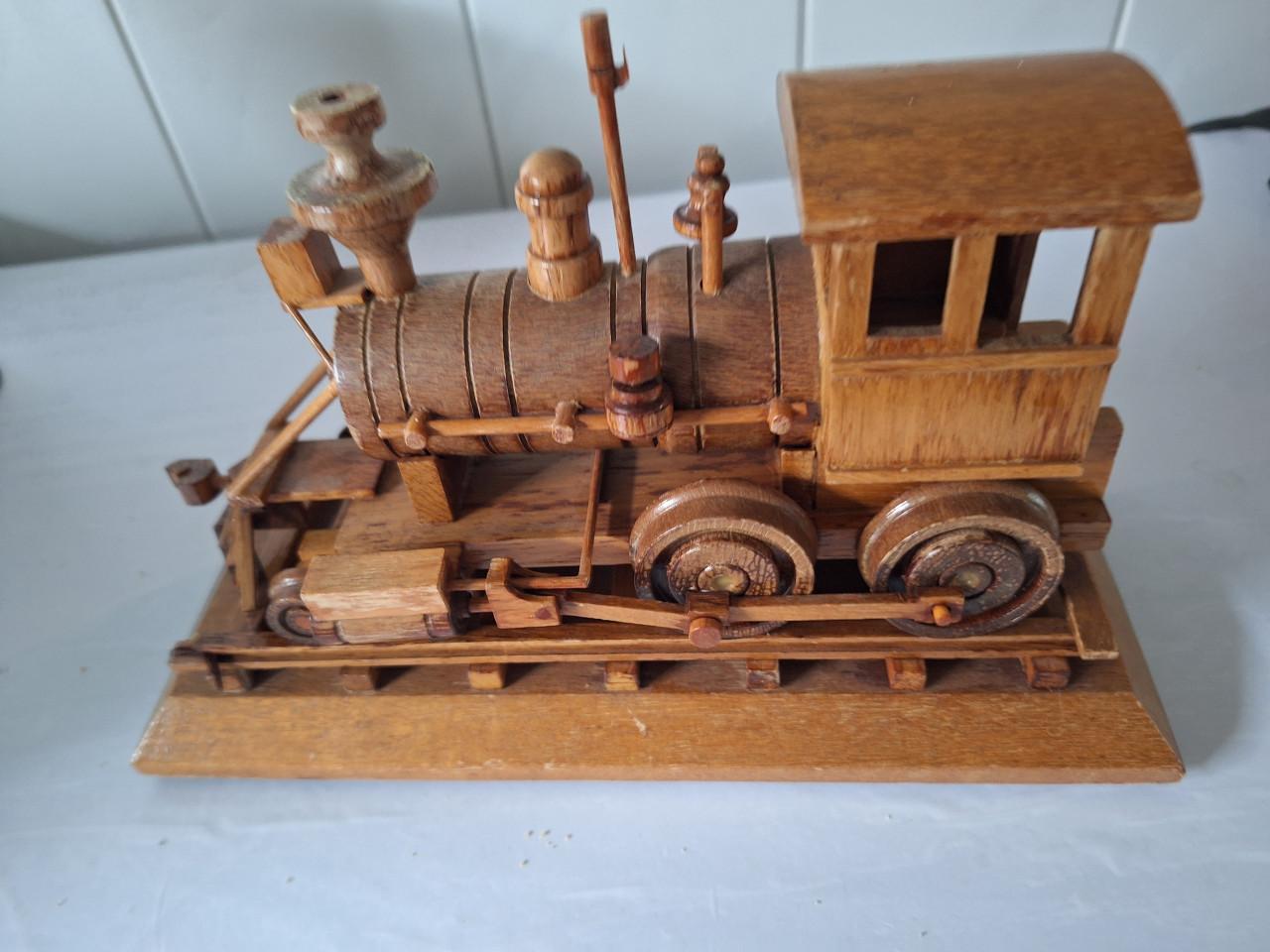 Locomotief  Hout