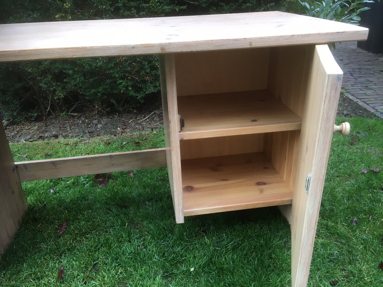 Bureau, van massief grenen