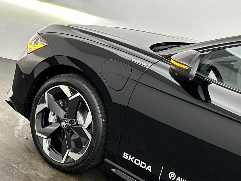 Skoda Superb sportline business 1.5 tsi phev 150 kw / 204 pk co