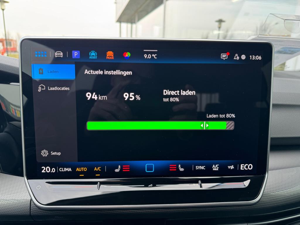Volkswagen Golf 1.5 ehybrid 50 edition automaat , elektrische voorstoelen, 